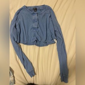 urban outfitters cropped blue long sleeve. xs